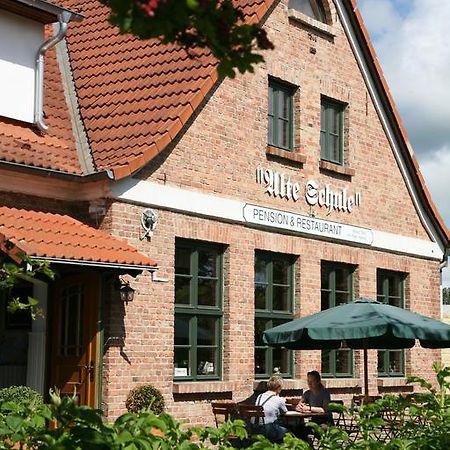 Pension & Restaurant "Alte Schule" Kluis Εξωτερικό φωτογραφία