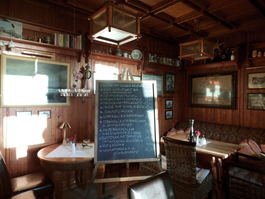 Pension & Restaurant "Alte Schule" Kluis Εξωτερικό φωτογραφία