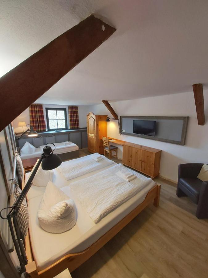 Pension & Restaurant "Alte Schule" Kluis Εξωτερικό φωτογραφία