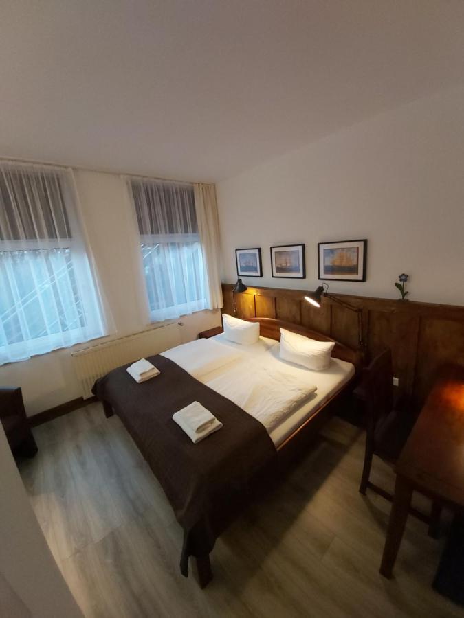Pension & Restaurant "Alte Schule" Kluis Εξωτερικό φωτογραφία