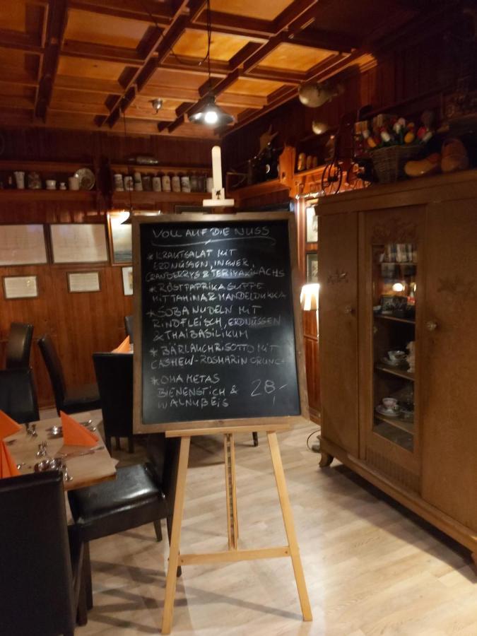 Pension & Restaurant "Alte Schule" Kluis Εξωτερικό φωτογραφία