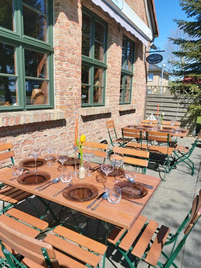 Pension & Restaurant "Alte Schule" Kluis Εξωτερικό φωτογραφία