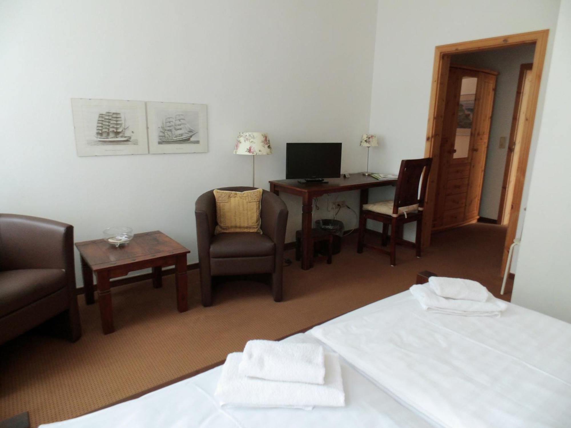 Pension & Restaurant "Alte Schule" Kluis Δωμάτιο φωτογραφία